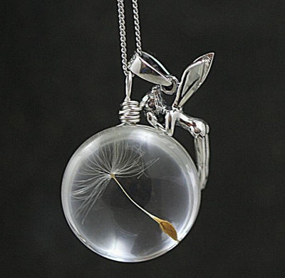 Gwrel glas cneuen dandelion gyda gorllewin ffairi.