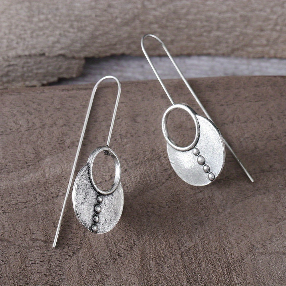 European And American Exaggerated Individualistic Fashion With Golden Earrings