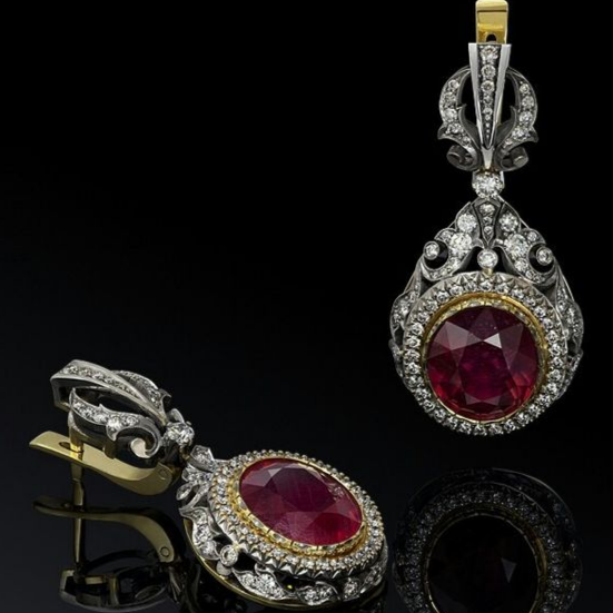Cerddoriaeth Garnet Cristal Cynnar Ysgwyddau