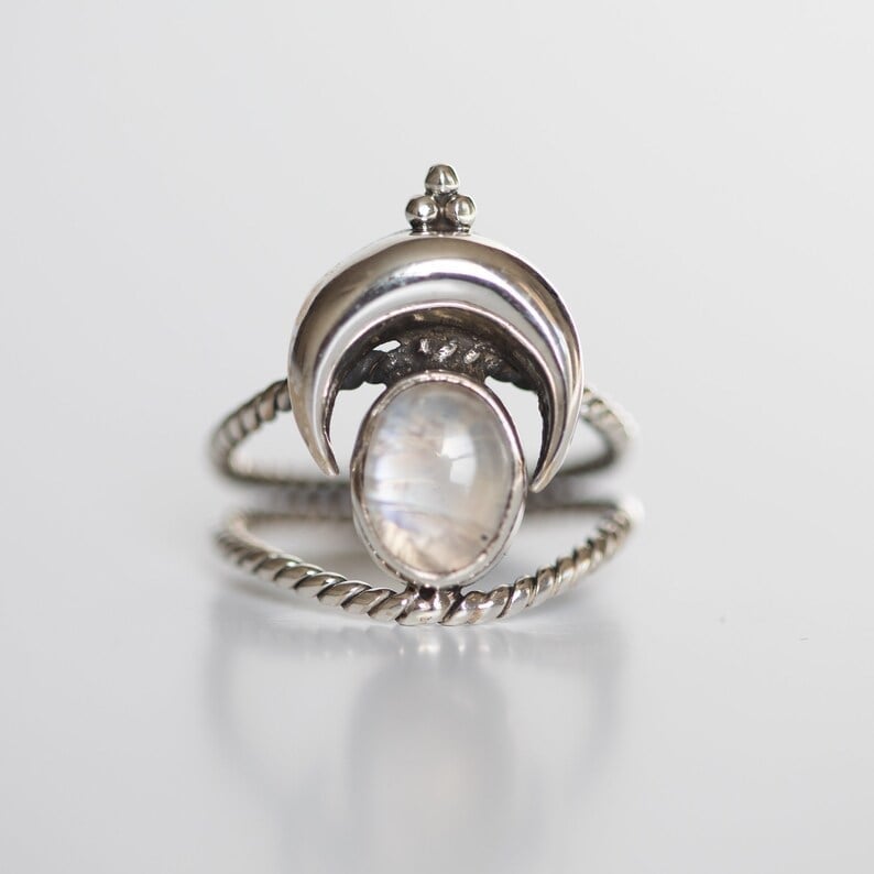 🔥Last Day 49% OFF🎁Oval Rainbow Moonstone Moon Phase Ring