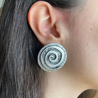 Clocsiau Spiral Gwyn Hynafol Boho Celfyddydol