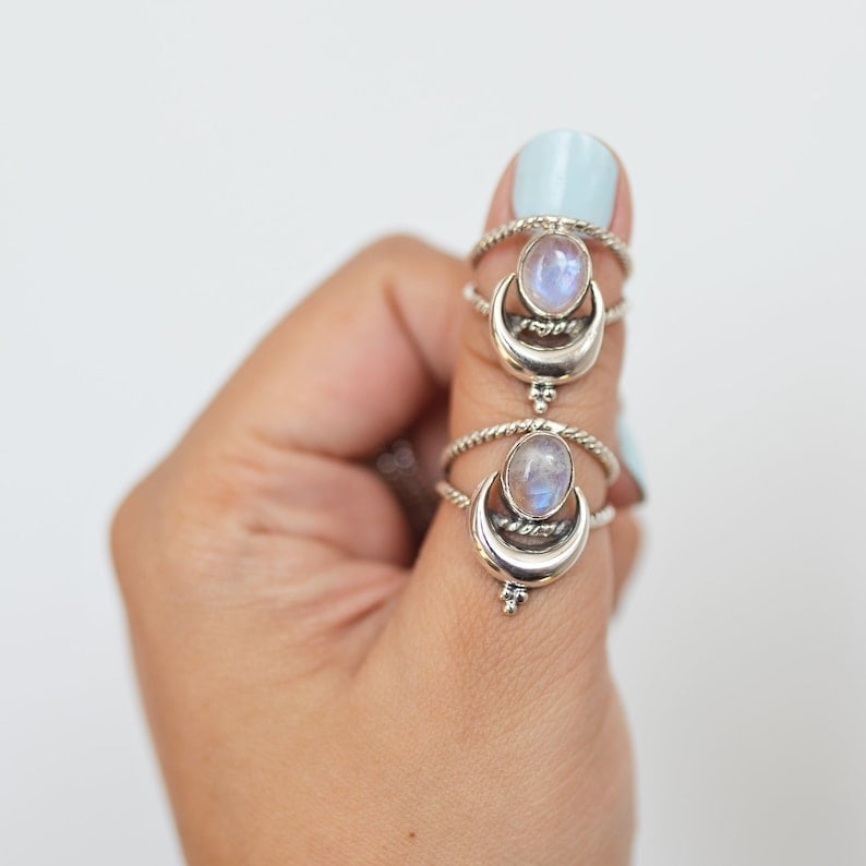 🔥Last Day 49% OFF🎁Oval Rainbow Moonstone Moon Phase Ring
