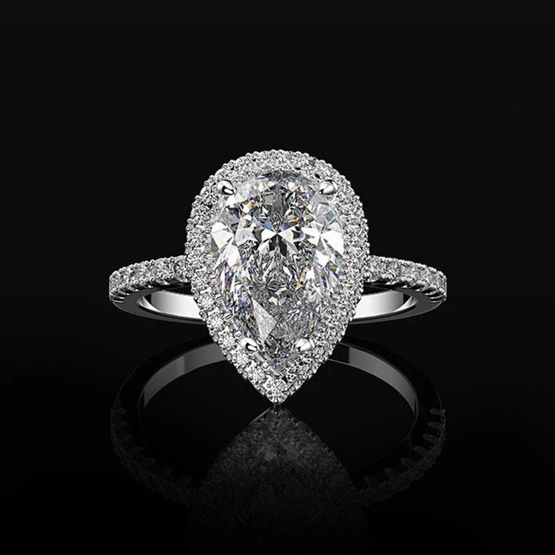 Sparkling Teardrop-Shaped Zircon Wedding Ring