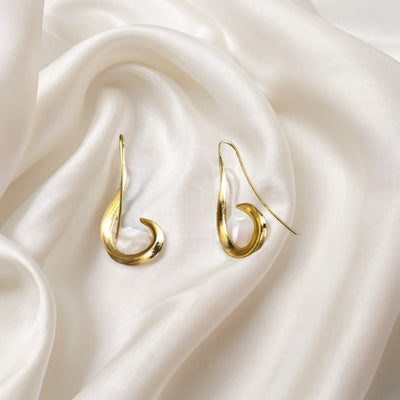 Vintage Dangling Golden Earrings