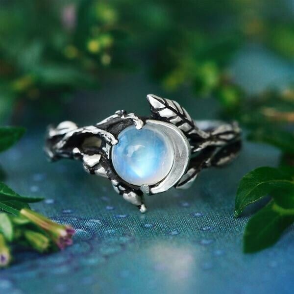 🔥🔥Last Day 49% OFF🎁CELESTIAL MOONSTONE RING "LUNA"