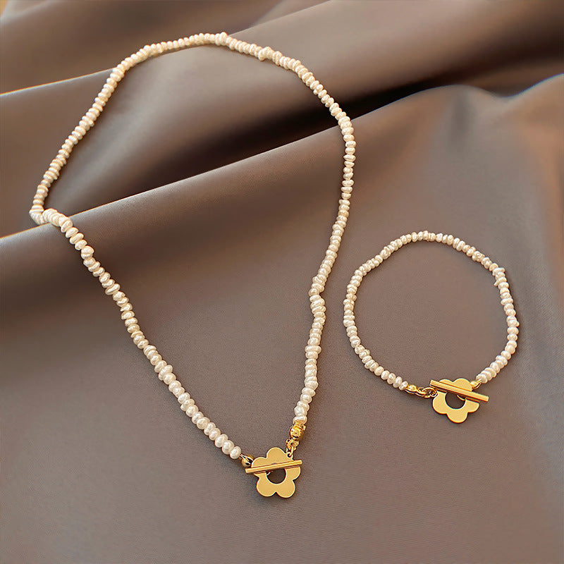 Irregular Pearl Necklace