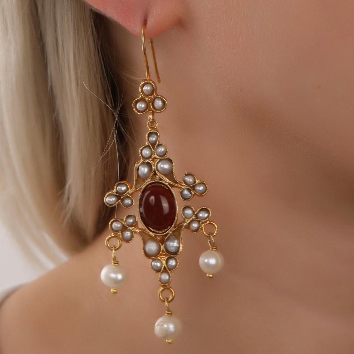 Cerddoriaeth Glân Pearl Inlaid Clustiau