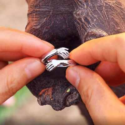 🎁2023-Christmas Hot Sale🎁🤩2023 New Couple Hug Ring💕