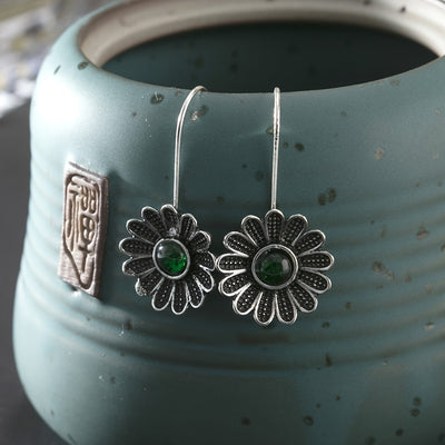 Blodyn Cynnar gyda Gwerthfawrogiadau Rhinestone Llwyd.