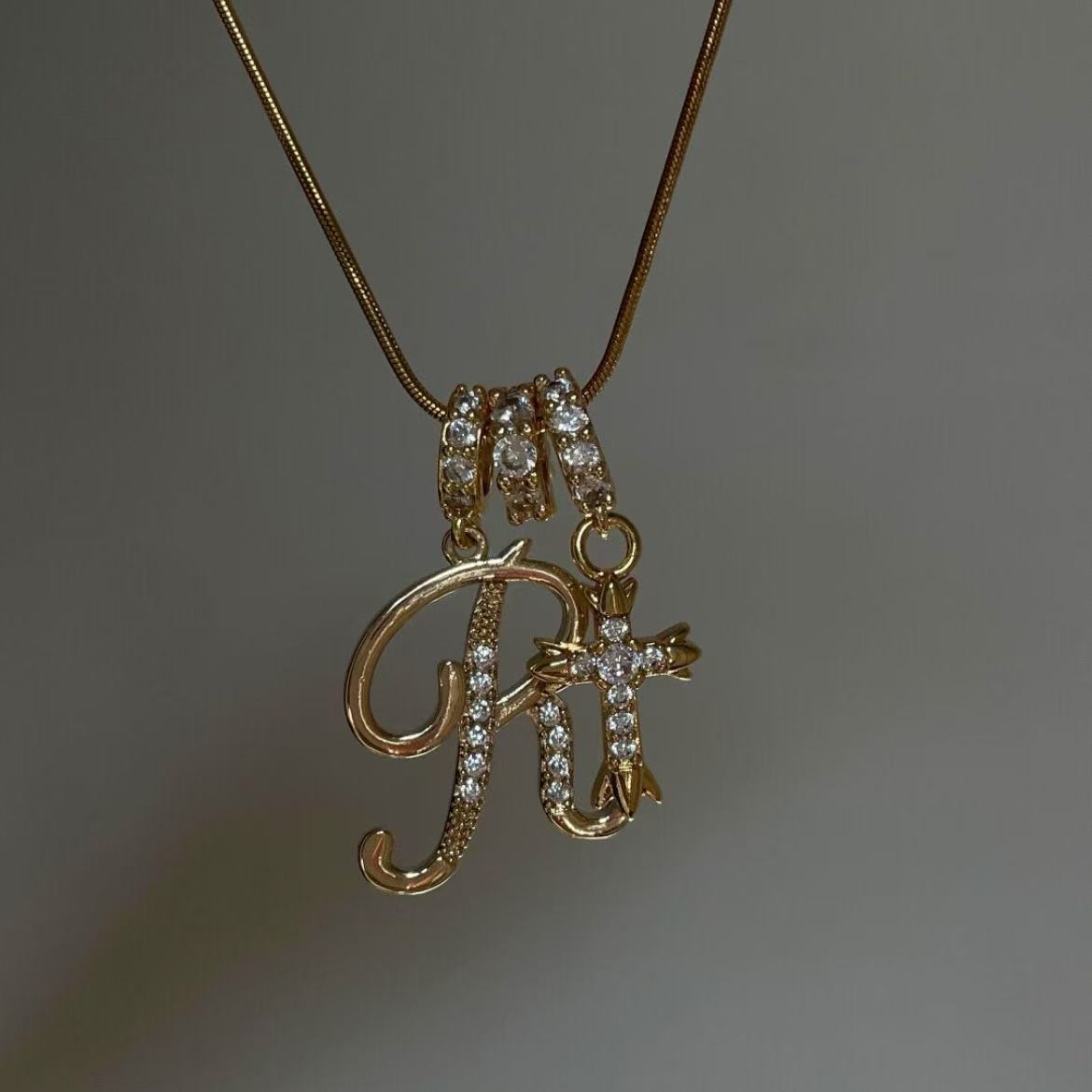 Personalized Custom 18K Gold Plated Alphabet Necklace, Artistic Design Name Necklace, Fashionable Exquisite Gift for Women and Girls