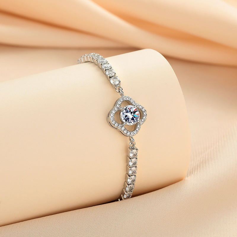 Hollow Lucky Clover Bracelet