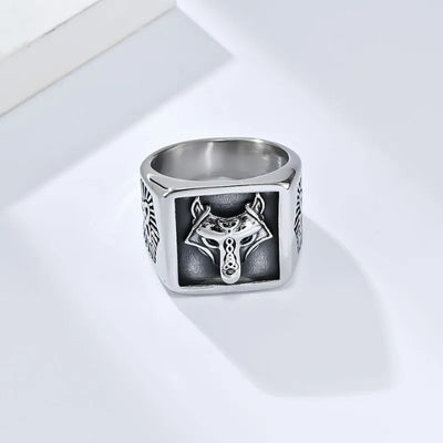 Vintage Viking Wolf Knot Ring