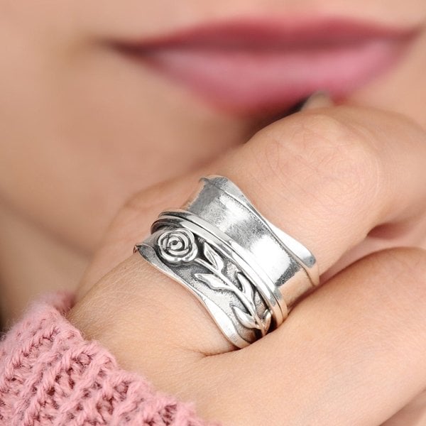 🔥Last Day 49% OFF🎁Rose Spinner Ring