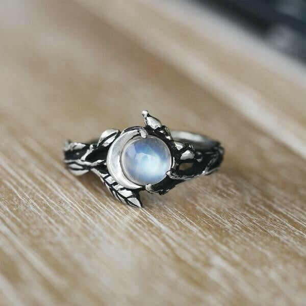 🔥🔥Last Day 49% OFF🎁CELESTIAL MOONSTONE RING "LUNA"