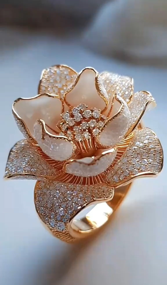 Exquisite Rose - Gold Floral Ring Embellished with Diamonds and Mother - of - Pearl