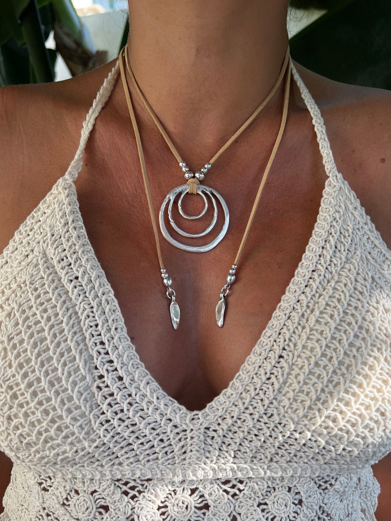 Vintage Multi-Ring Geometric Round Pendant
